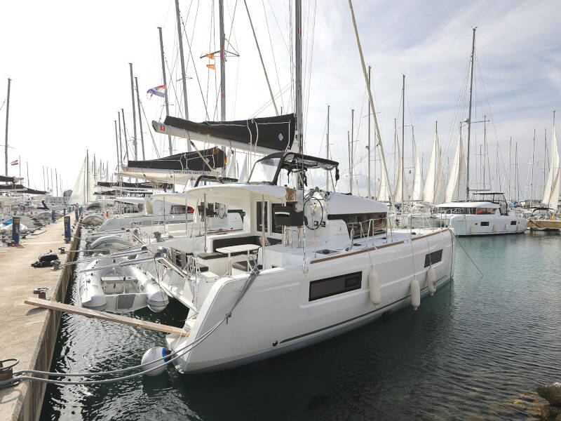 Lagoon 40 BLUE ANGEL