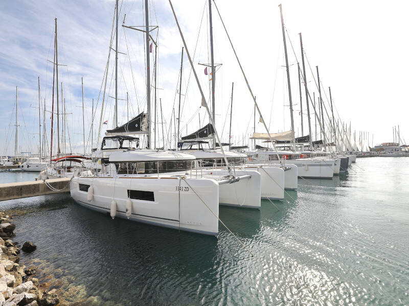Lagoon 40 BLUE ANGEL