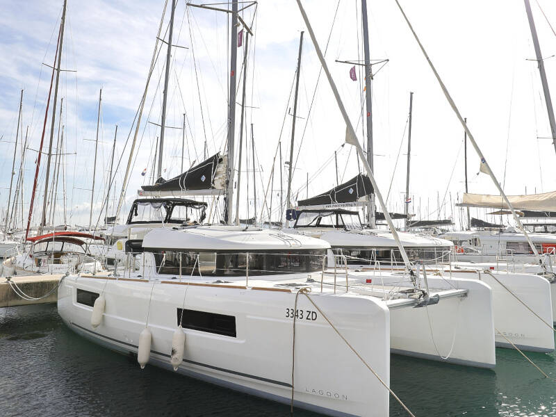 Lagoon 40 BLUE ANGEL