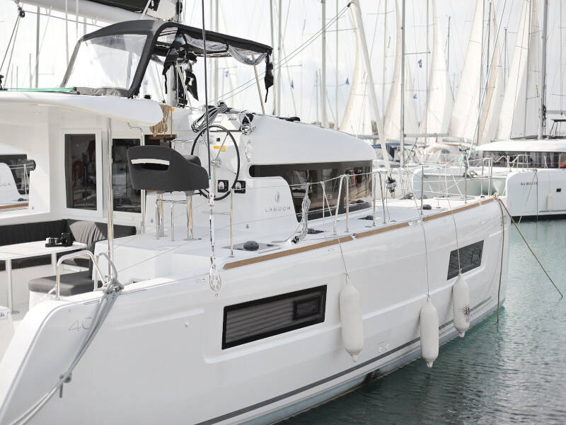 Lagoon 40 BLUE ANGEL