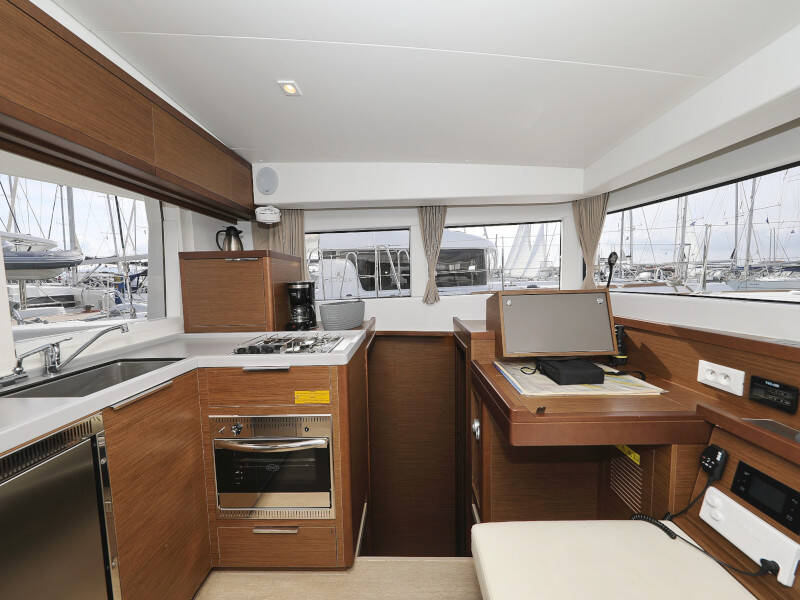 Lagoon 40 BLUE ANGEL