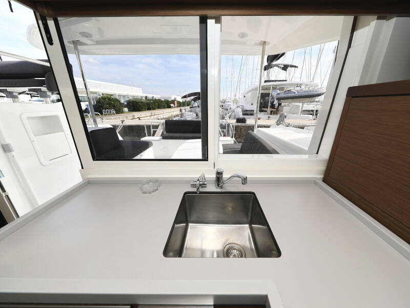 Lagoon 40 BLUE ANGEL
