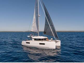 Lagoon 40 • ROXY I