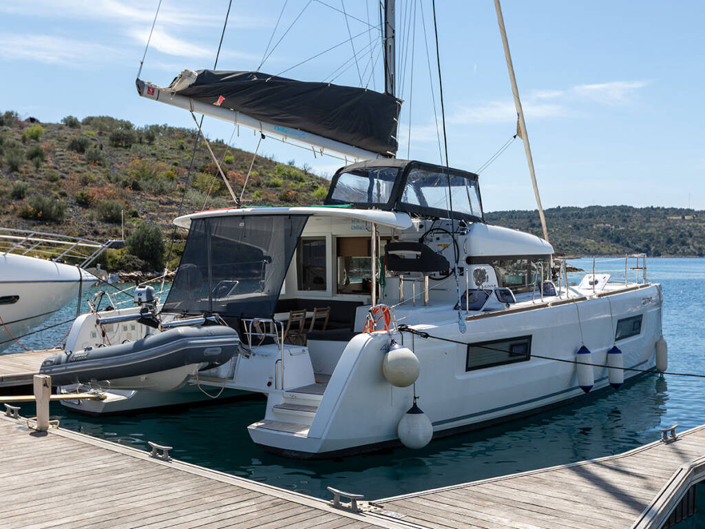 Lagoon 40 BYE BYE 2020 (air condition, generator)