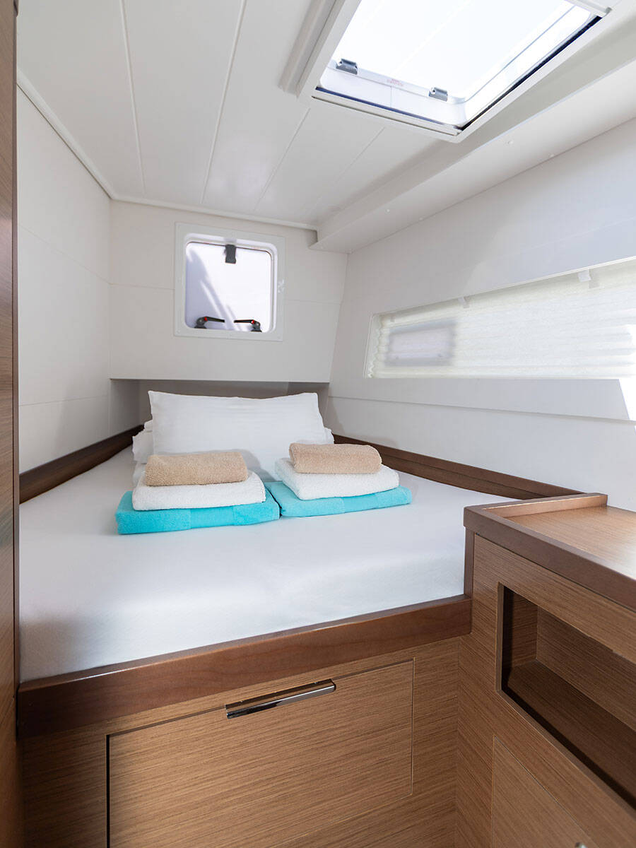 Lagoon 40 BYE BYE 2020 (air condition, generator)