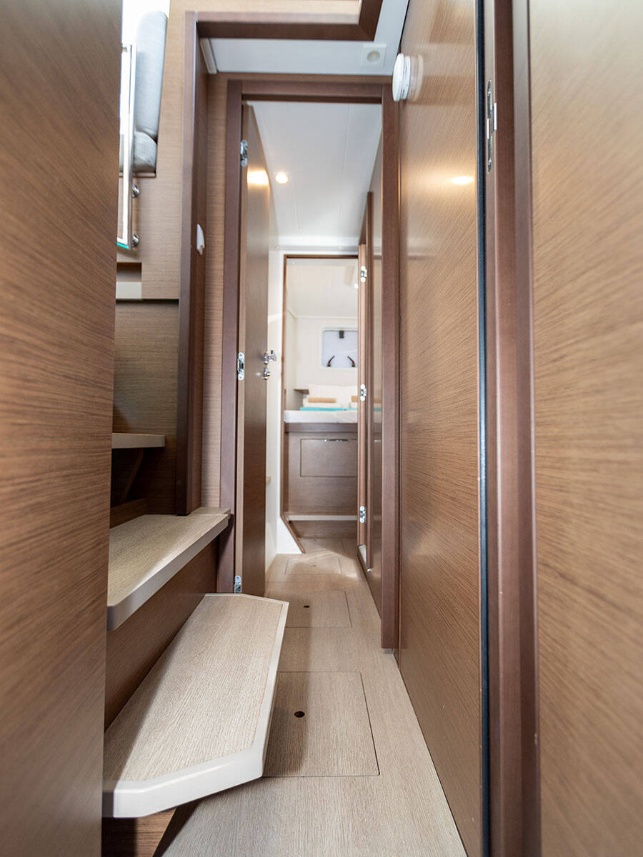 Lagoon 40 BYE BYE 2020 (air condition, generator)