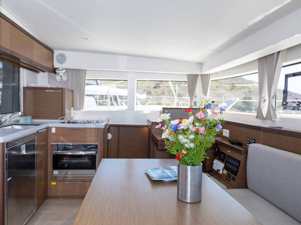 Lagoon 40 BYE BYE 2020 (air condition, generator)