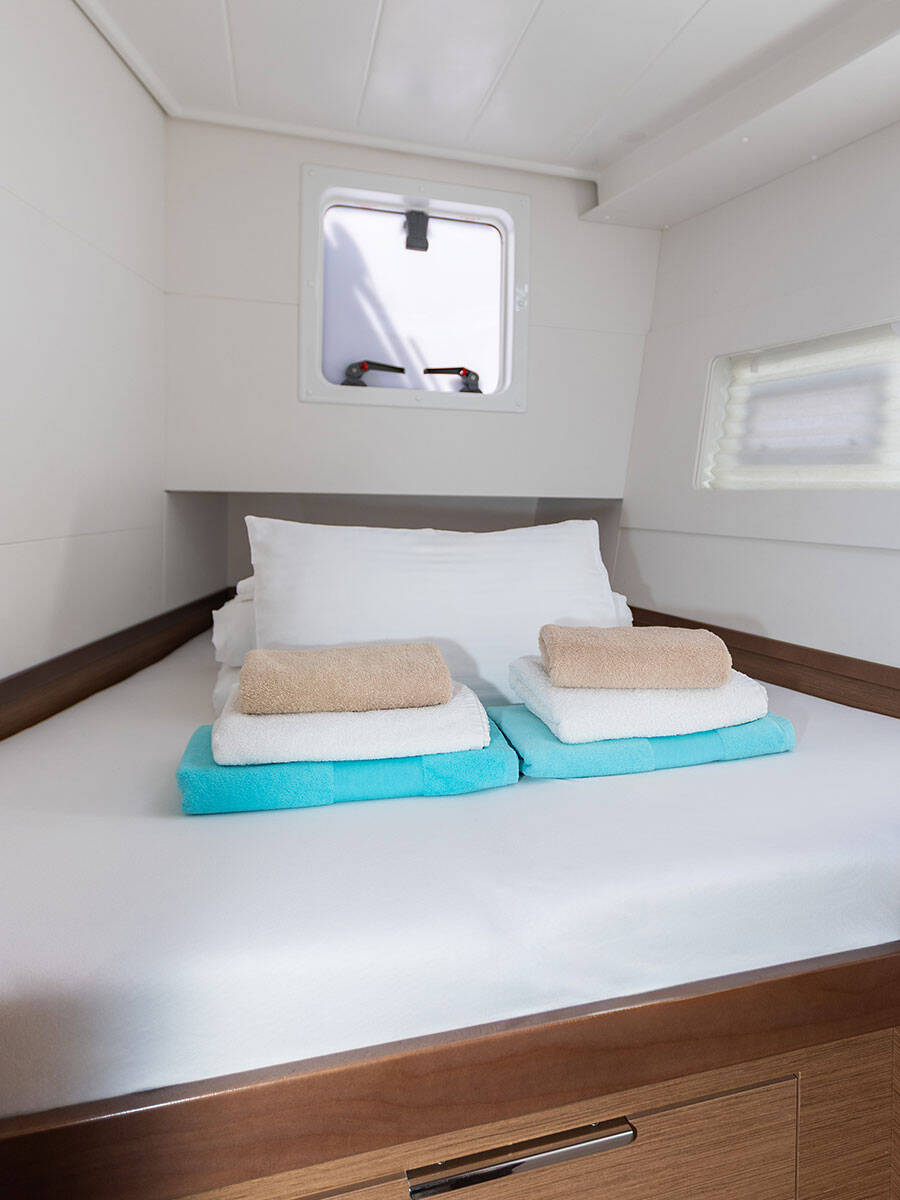 Lagoon 40 BYE BYE 2020 (air condition, generator)