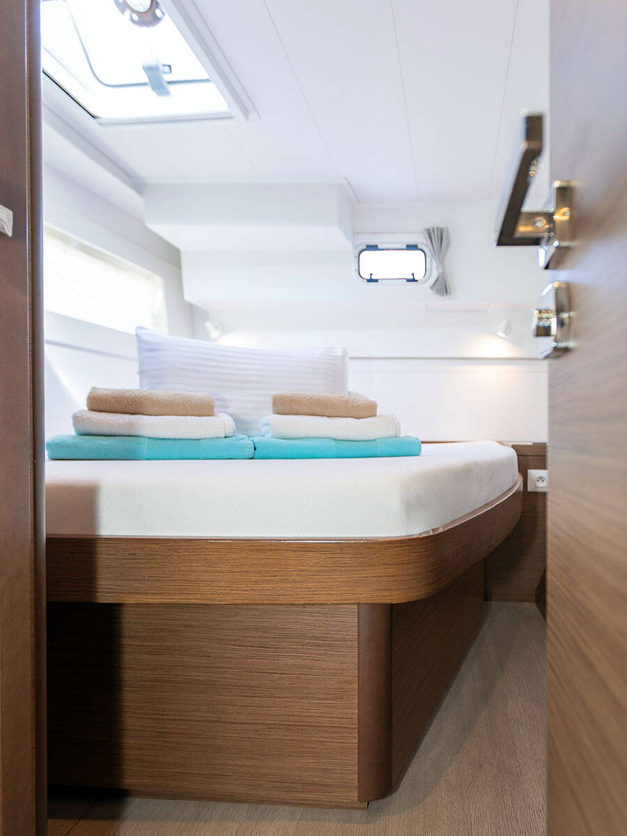 Lagoon 40 BYE BYE 2020 (air condition, generator)