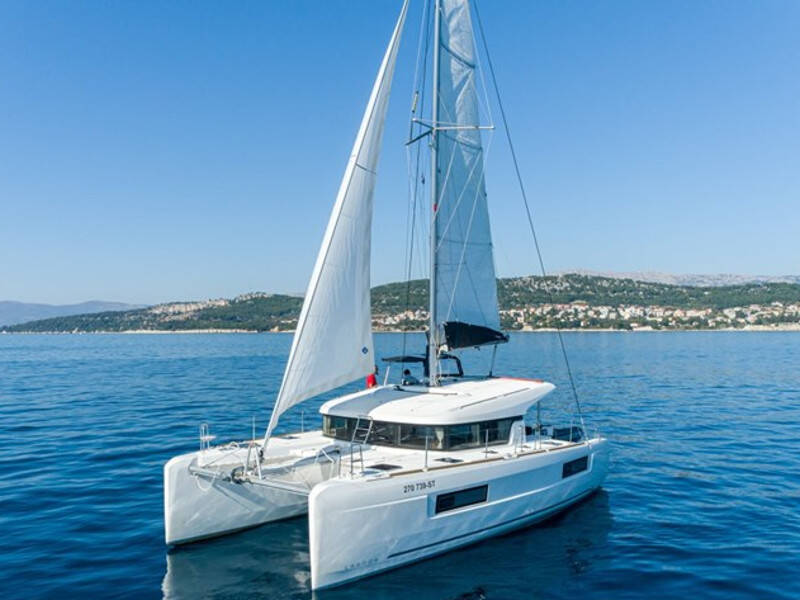 Lagoon 40 BYE BYE 2020 (air condition, generator)