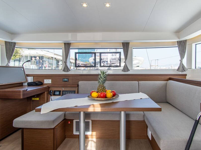 Lagoon 40 BYE BYE 2020 (air condition, generator)