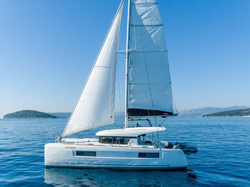 Lagoon 40 BYE BYE 2020 (air condition, generator)