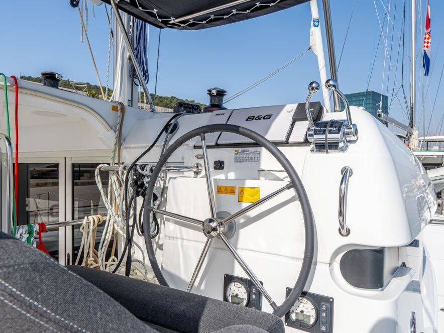 Lagoon 40 BYE BYE 2020 (air condition, generator)