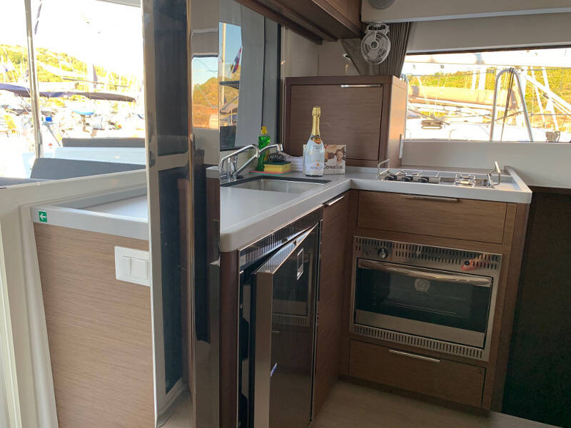 Lagoon 40 BYE BYE 2020 (air condition, generator)