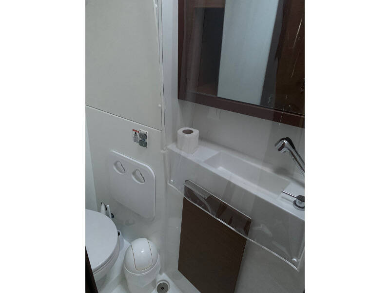 Lagoon 40 BYE BYE 2020 (air condition, generator)