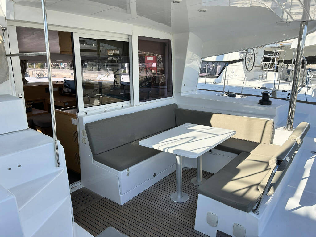 Lagoon 400 S2 AQUADANCER