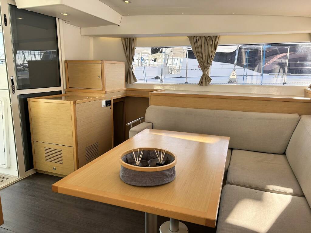 Lagoon 400 S2 AQUADANCER
