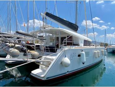 Lagoon 400 S2 • CHRISTINA