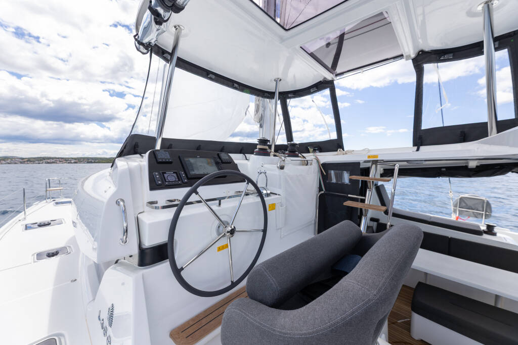 Lagoon 42 Millenium LADY AURORA