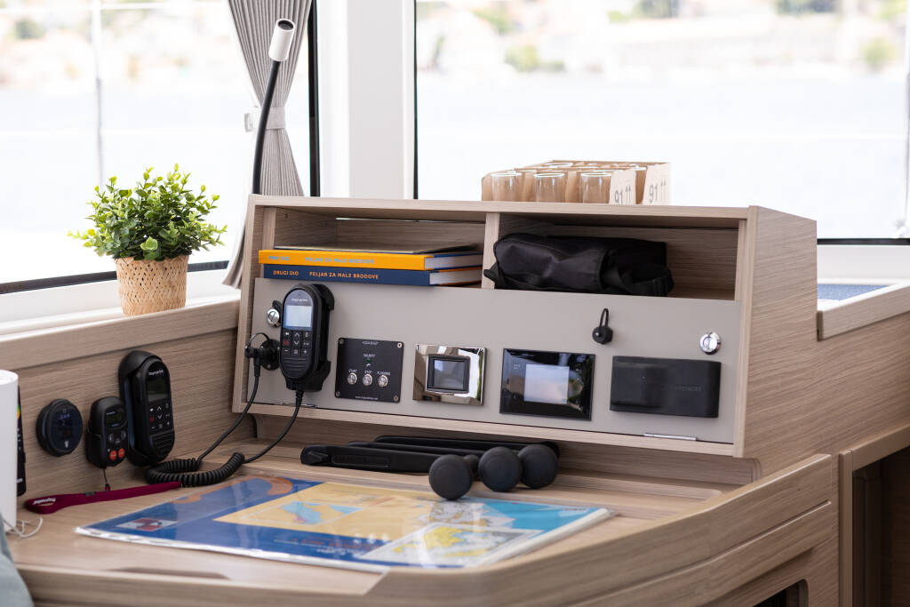 Lagoon 42 Millenium LADY AURORA