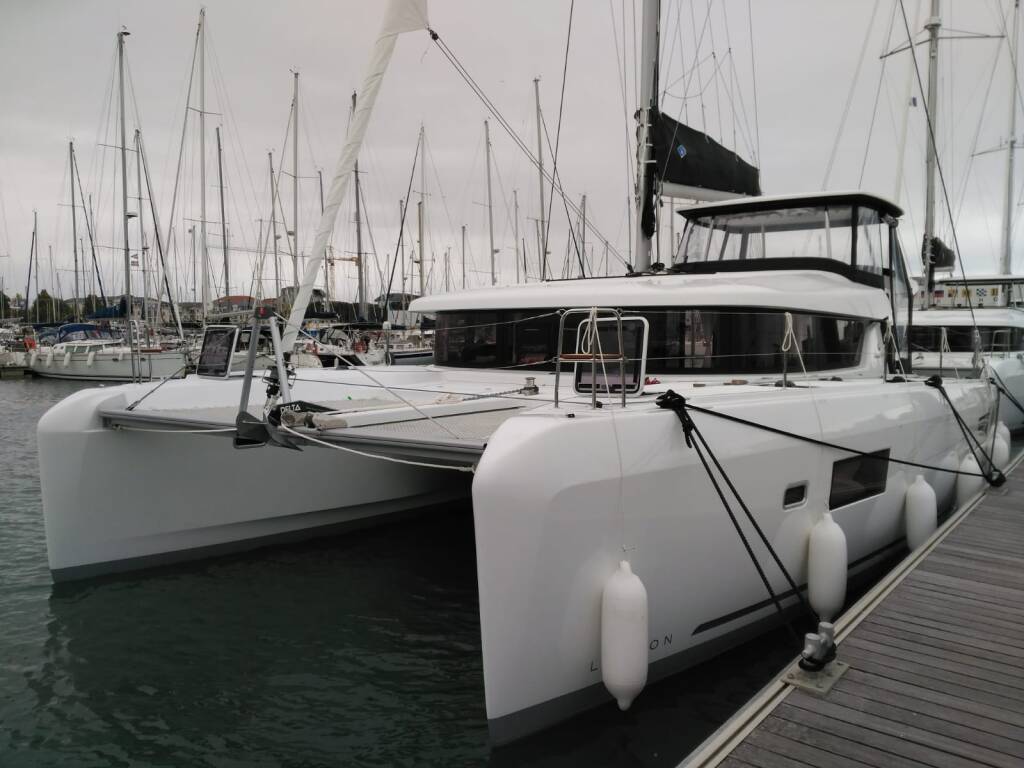 Lagoon 42 Premium A • Estella 