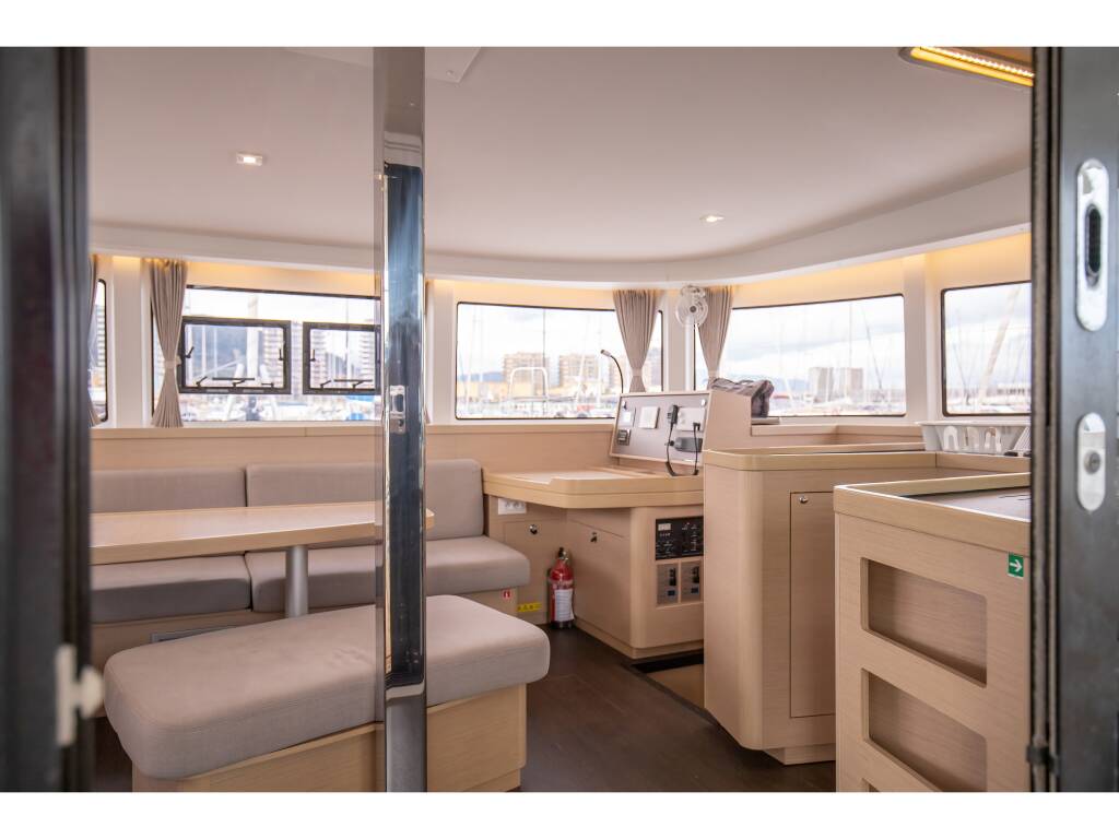 Lagoon 42 Emozione - Premium line