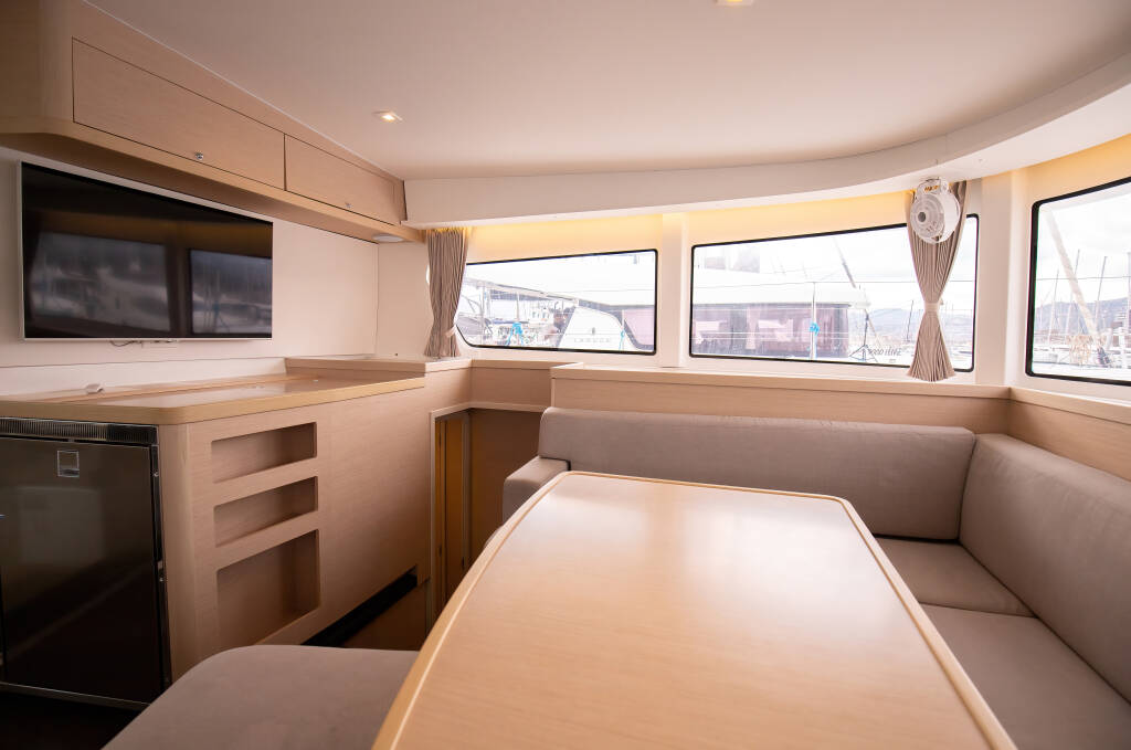 Lagoon 42 Emozione - Premium line