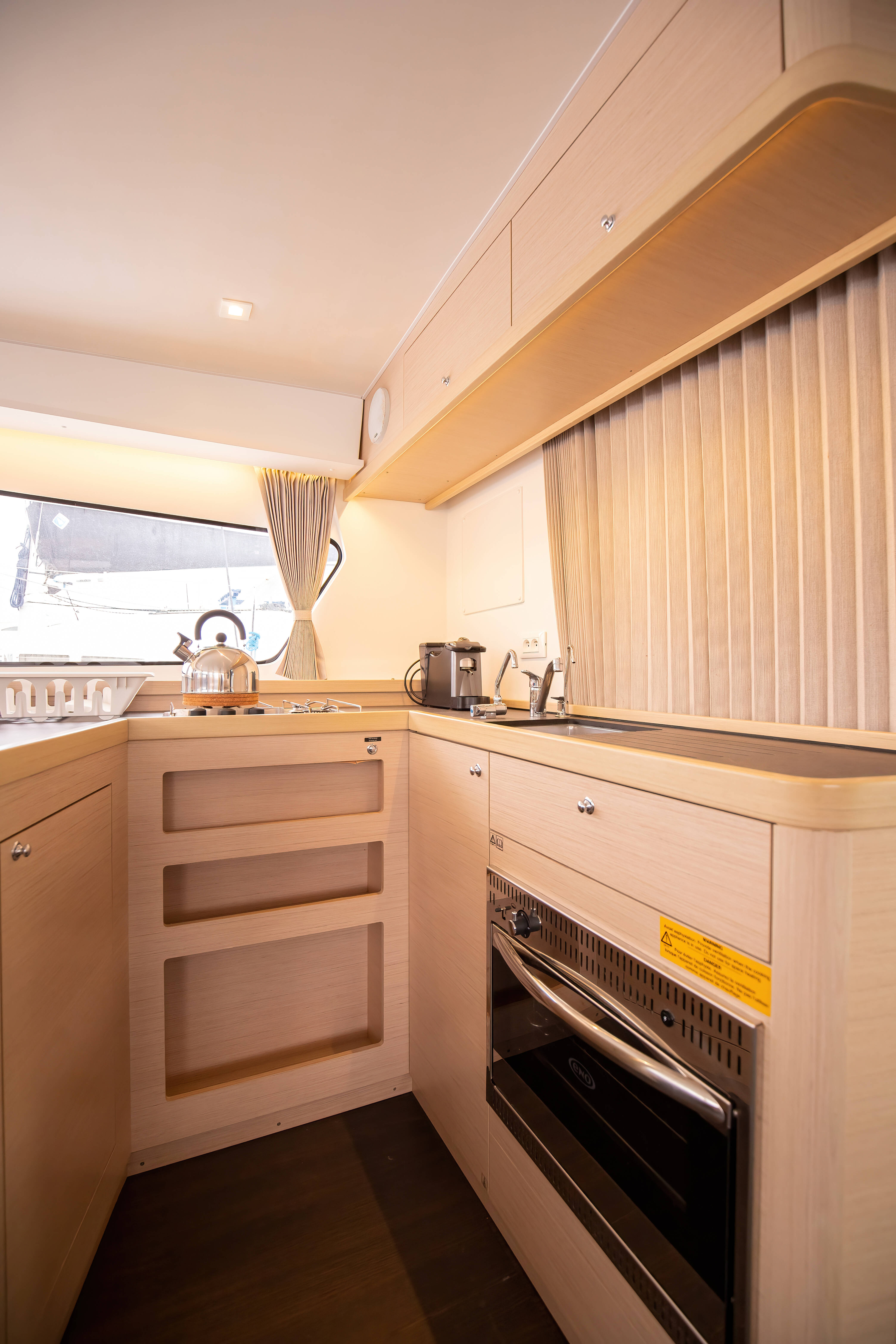 Lagoon 42 Emozione - Premium line