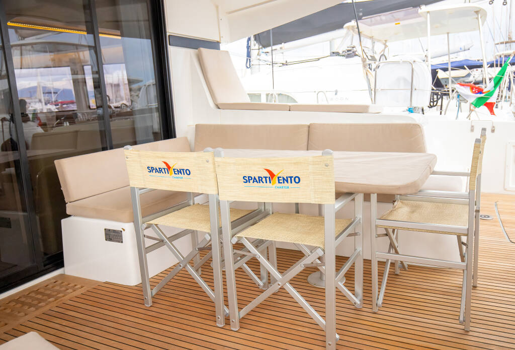 Lagoon 42 Emozione - Premium line