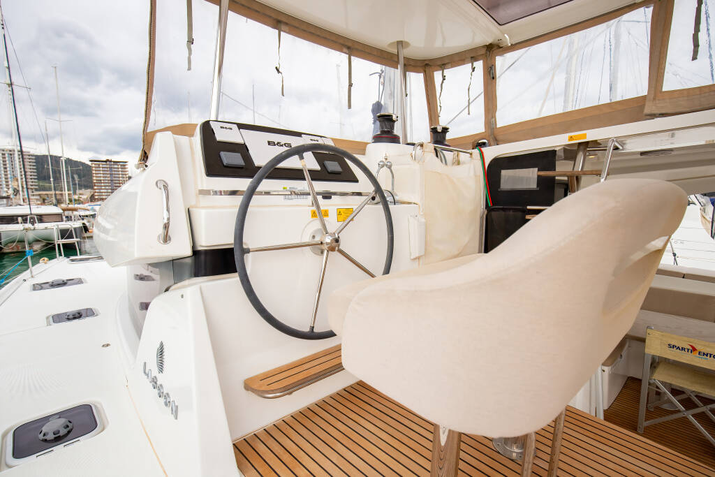 Lagoon 42 Emozione - Premium line