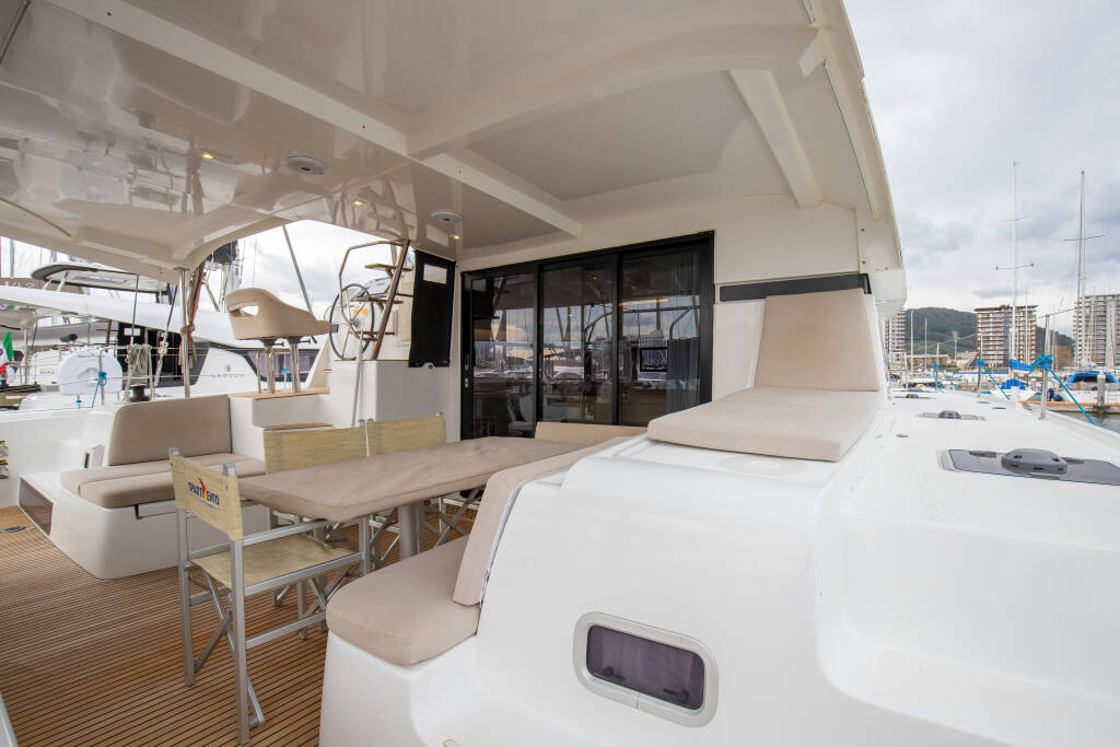Lagoon 42 Emozione - Premium line