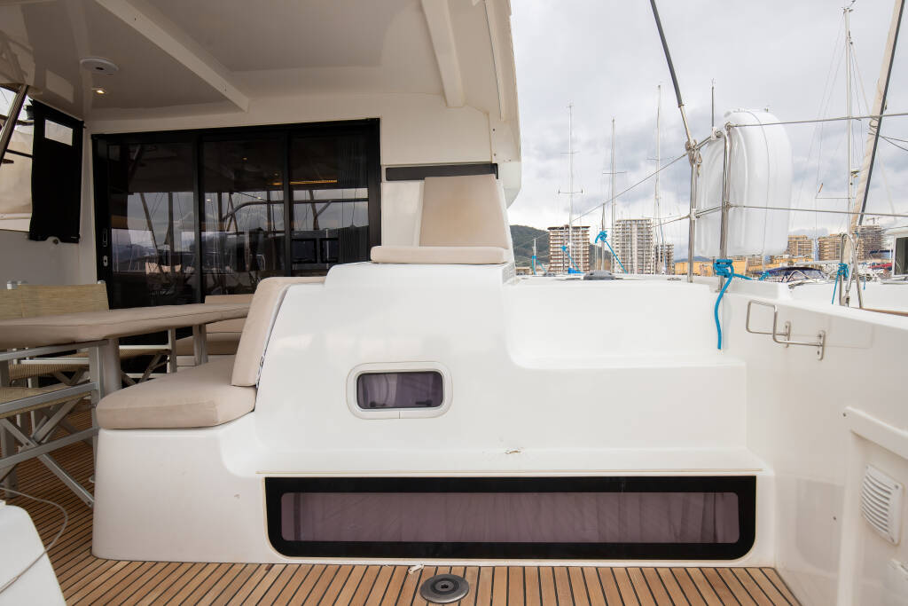 Lagoon 42 Emozione - Premium line