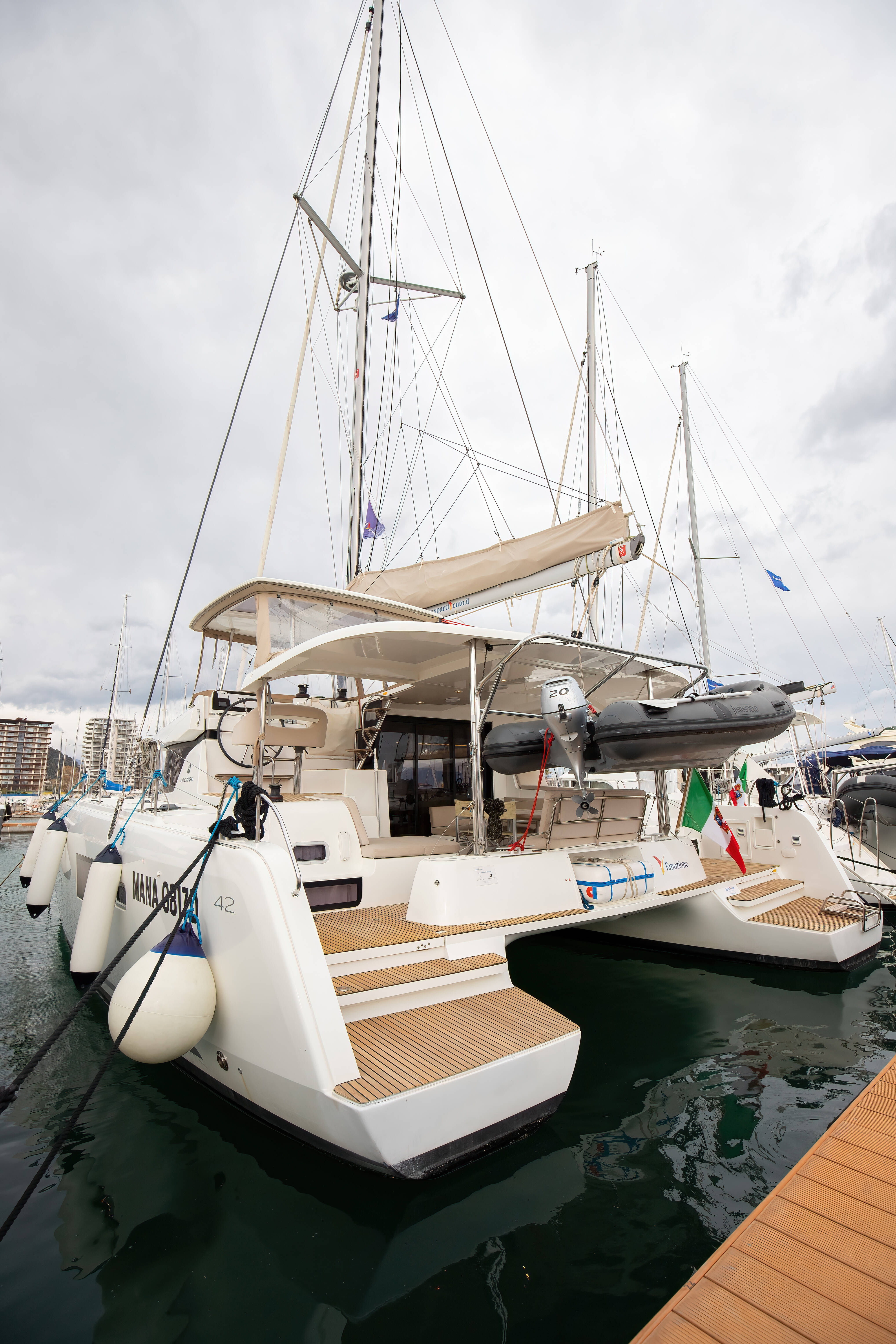 Lagoon 42 Emozione - Premium line