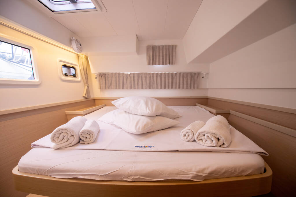 Lagoon 42 Emozione - Premium line