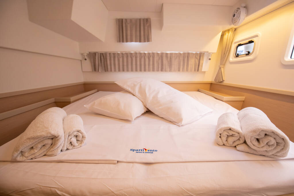 Lagoon 42 Emozione - Standard Line