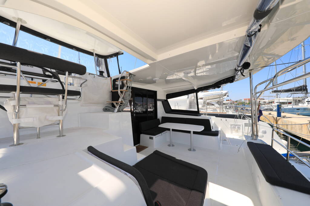 Lagoon 42 ZEUS