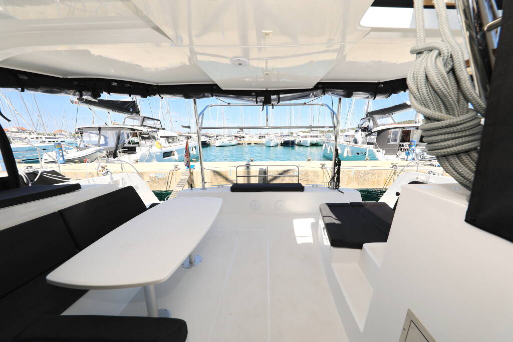 Lagoon 42 ZEUS