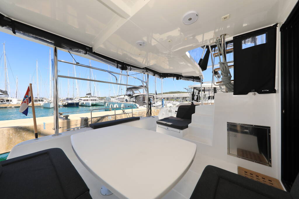 Lagoon 42 ZEUS