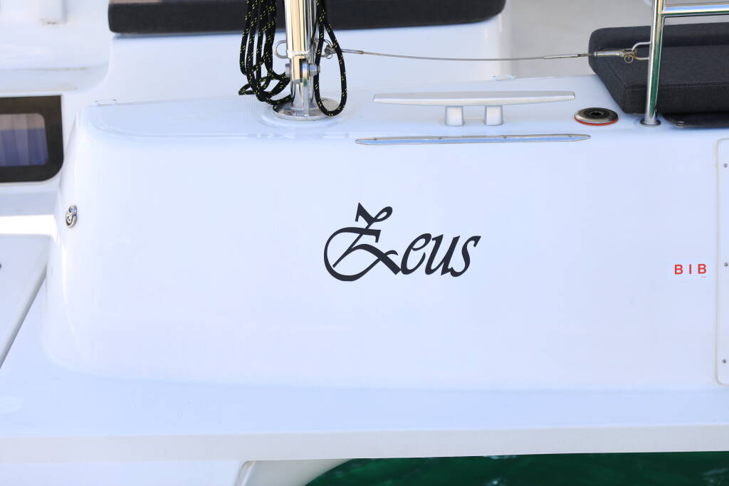 Lagoon 42 ZEUS