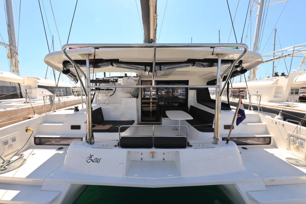 Lagoon 42 ZEUS