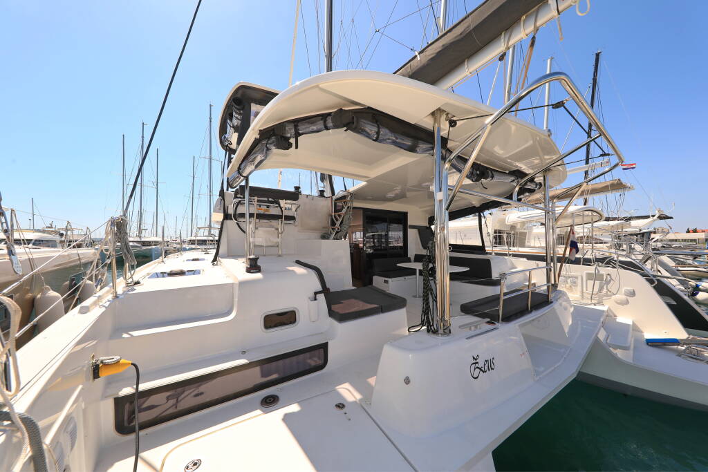 Lagoon 42 ZEUS