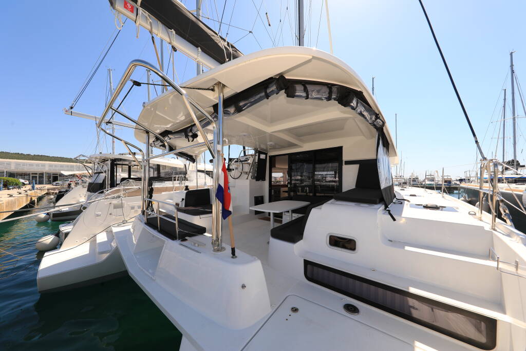 Lagoon 42 ZEUS