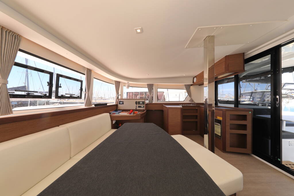 Lagoon 42 ZEUS