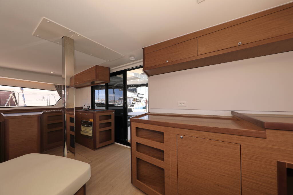 Lagoon 42 ZEUS