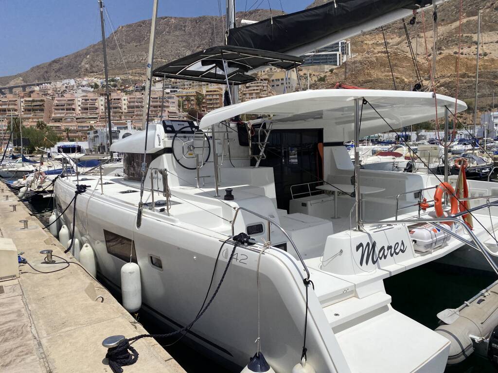 Lagoon 42 Mares