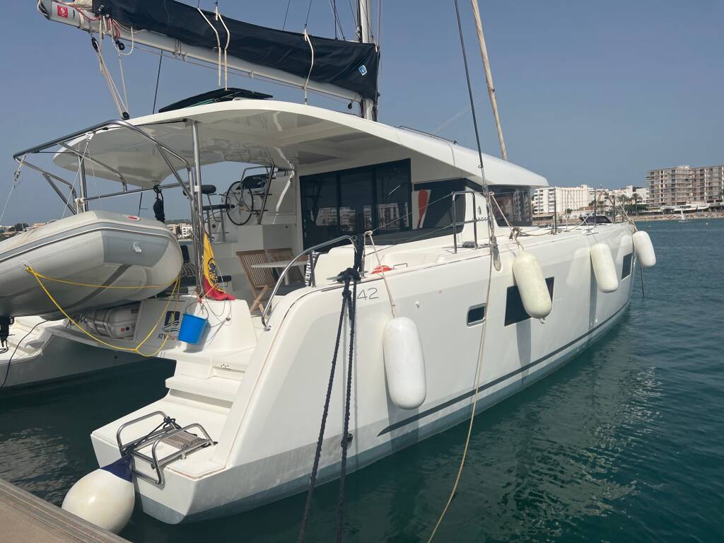 Lagoon 42 Mares