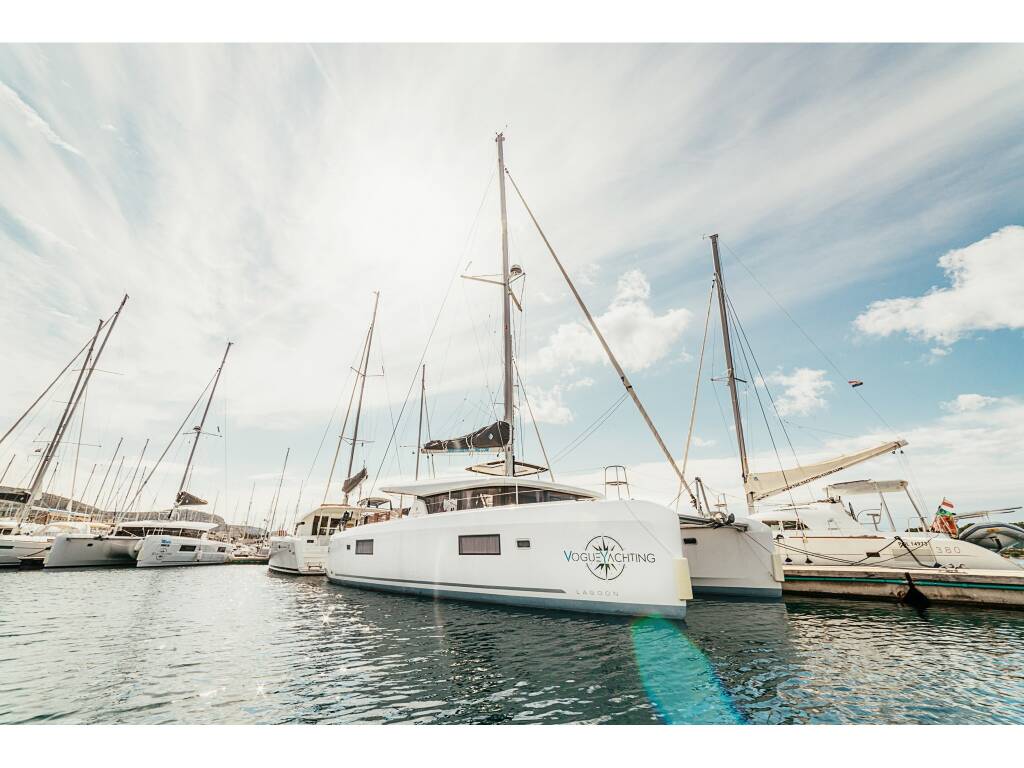 Lagoon 42 • ZETA