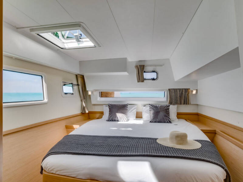 Lagoon 42 No Name: Master Cabin #2 (Cabin Charter 2 pax) FULLY CREWED, ALL EXPENSES