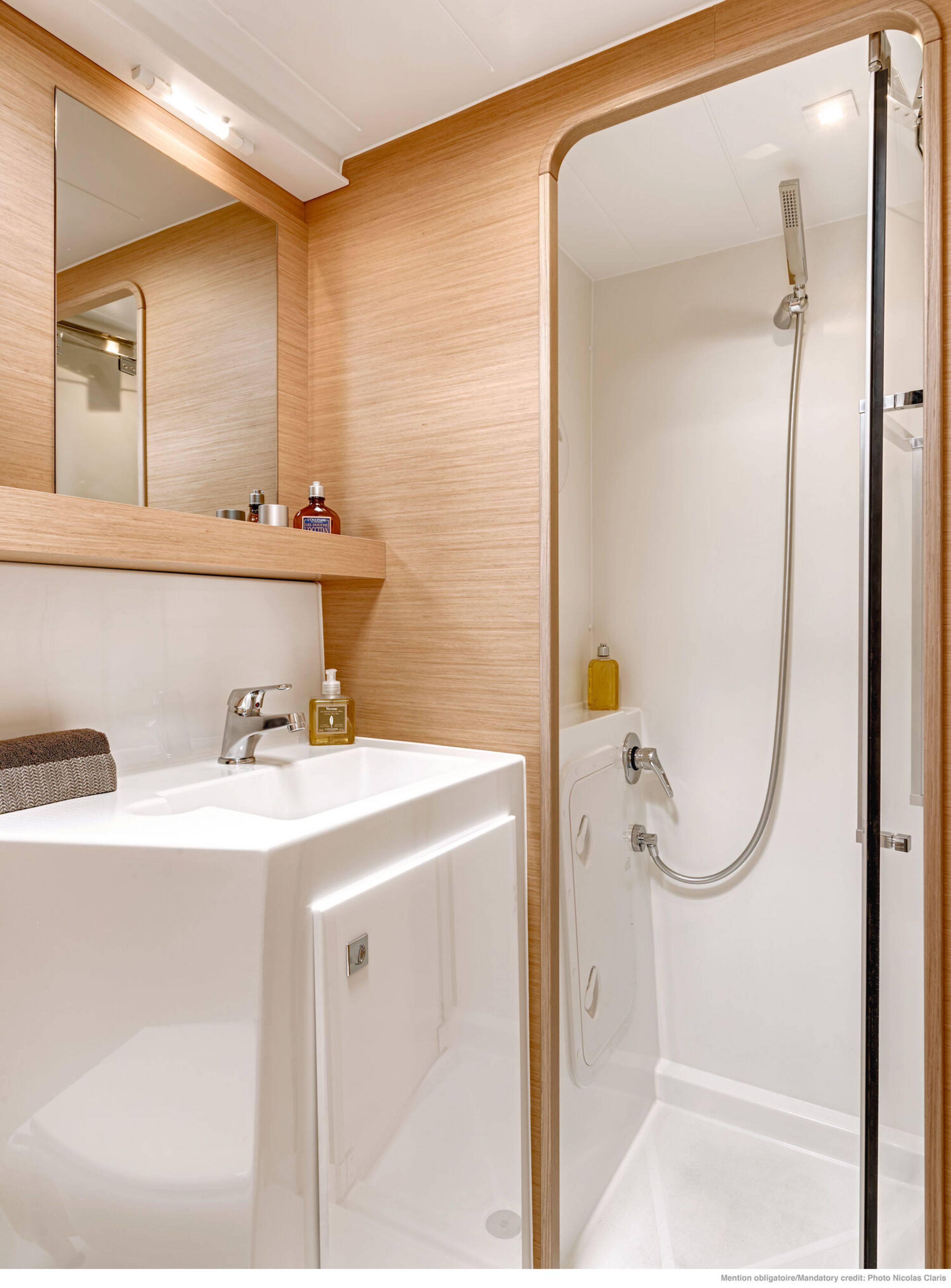 Lagoon 42 SKYLIGHT