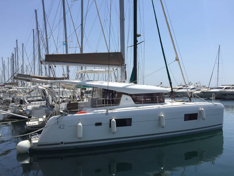 Lagoon 42 • Iris II